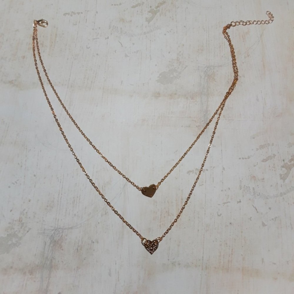 Minimalist Layered Dainty Chain Heart Necklace - Picture 2 of 6